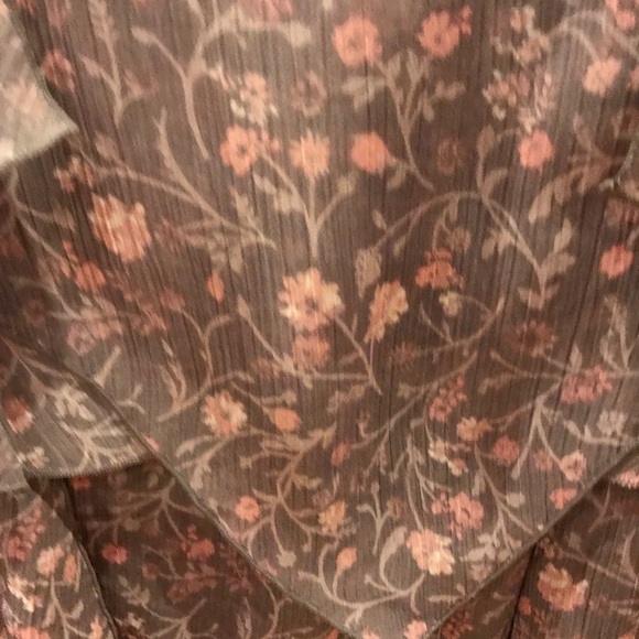 Flower Top - Size Medium - Picture 3 of 4